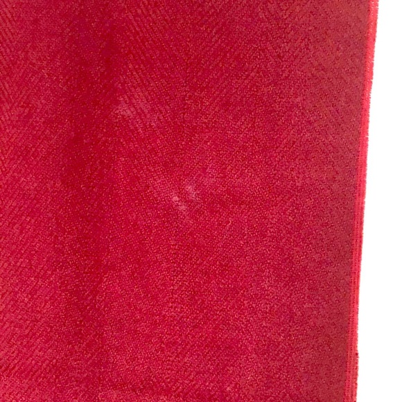 Deep red scarf - Picture 3 of 3